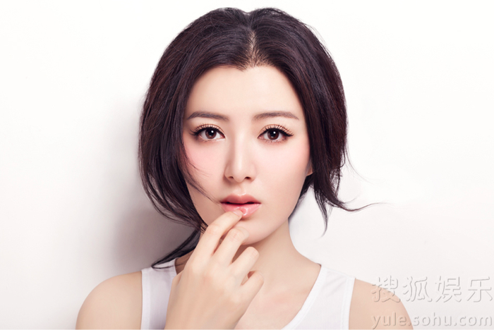 Trần Đình Gia được biết đến với nhiều vai diễn lớn nhỏ nhưng tên tuổi của cô chỉ thực sự nổi tiếng sau khi tham gia phần 2 bộ phim điện ảnh Họa Bì trong vai nhân vật Thiên Lang Nữ.